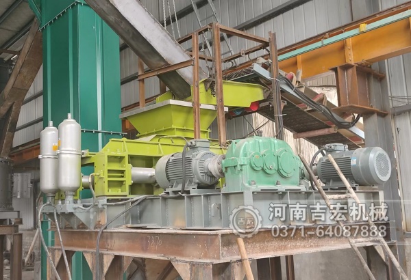 小型沙场用的是什么破碎机,性能优势是什么？
